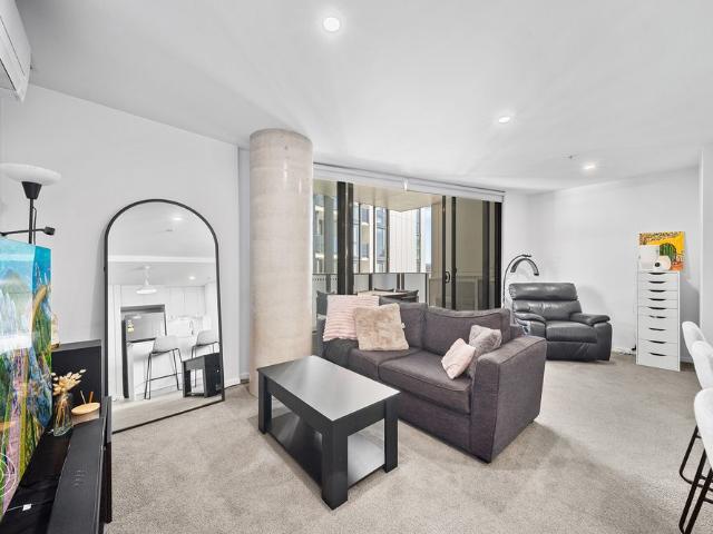 1 Bedroom Apartment with Rooftop Pool and Stunning Views in Gungahlin!