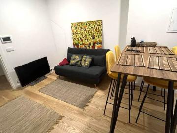 1 Bedroom Apartment with Terrace and Equipped Kitchen in the Center of Aveiro