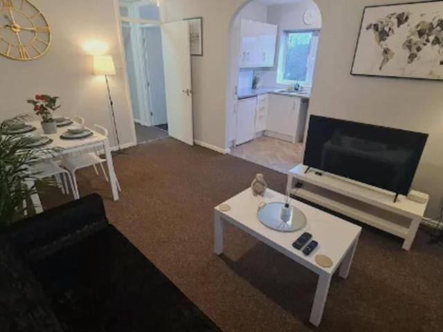1 Bedroom Apartment Witham Witham LS98857735