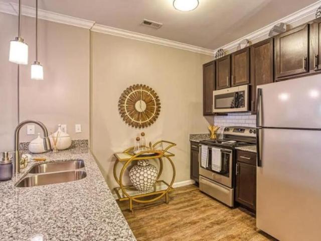 1 bedroom, Asheville NC 28803 105298589