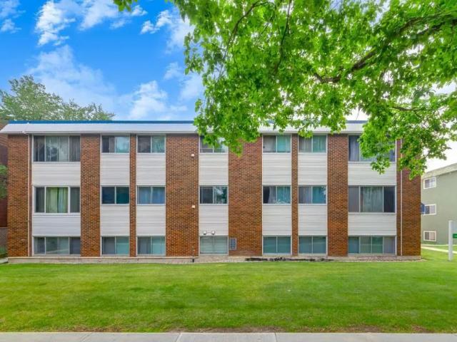 1 Bedroom at Charles Manor