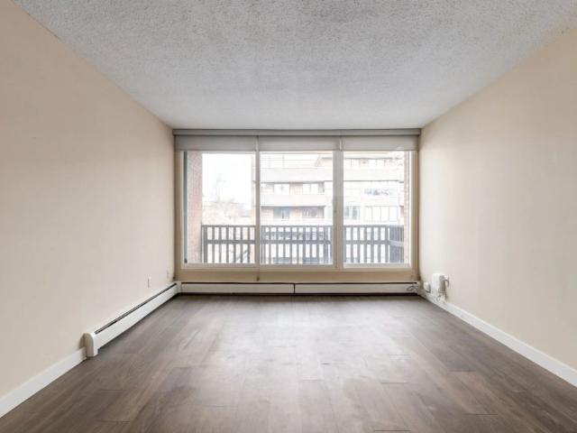 1 Bedroom at Chinook Gardens