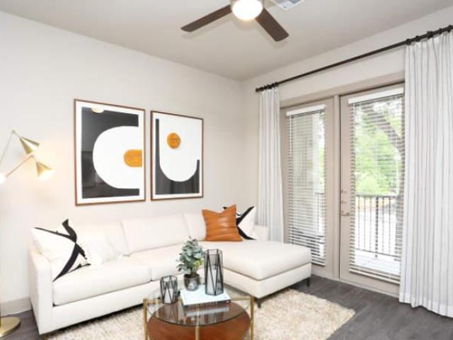 1 bedroom, Austin TX 78702 105245181
