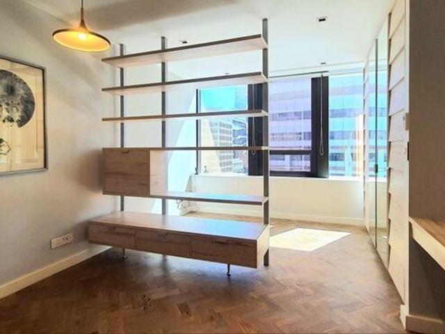 1 Bedroom bachelor apartment to rent in Cape Town City Centre