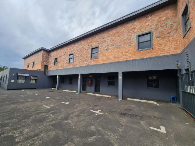 1 Bedroom bachelor apartment to rent in Steenberg, Cape Town