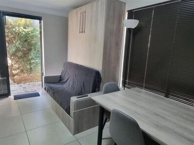 1 Bedroom bachelor apartment to rent in Queenswood, Pretoria