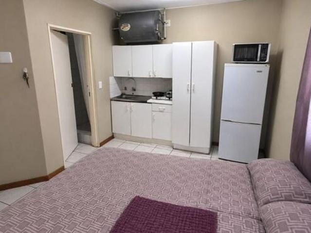 1 Bedroom bachelor flat to rent in Willows, Bloemfontein
