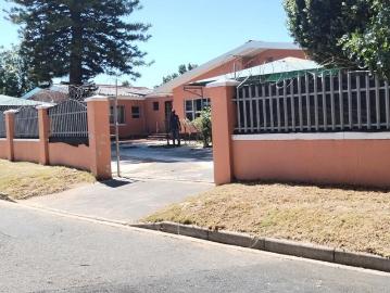 1 Bedroom bachelor to rent in Belmont Park, Kraaifontein