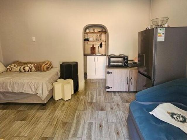 1 Bedroom bachelor to rent in Constantia Park, Pretoria