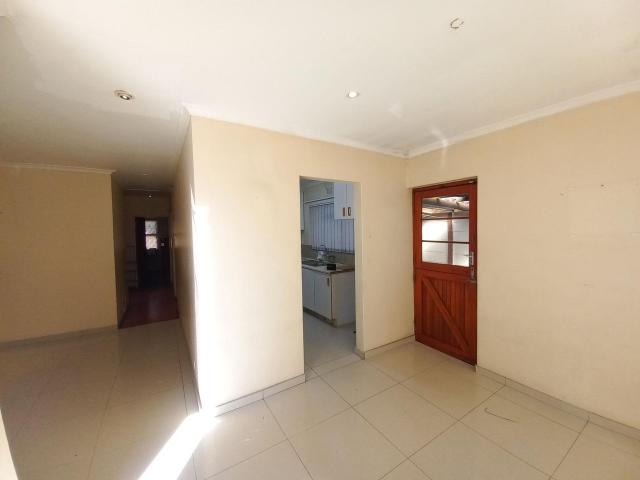 1 Bedroom bachelor rented in Colorado Park, Mitchells Plain