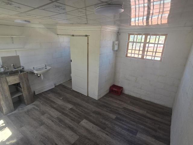 1 Bedroom bachelor to rent in Hornlee, Knysna