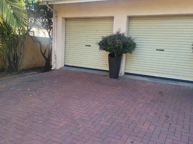 1 Bedroom bachelor to rent in Rembrandt Park, Johannesburg