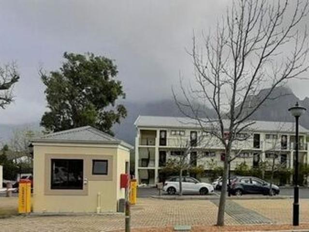 1 Bedroom bachelor to rent in Rondebosch, Cape Town