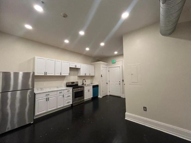 1 bedroom, Baltimore MD 21201 105920395