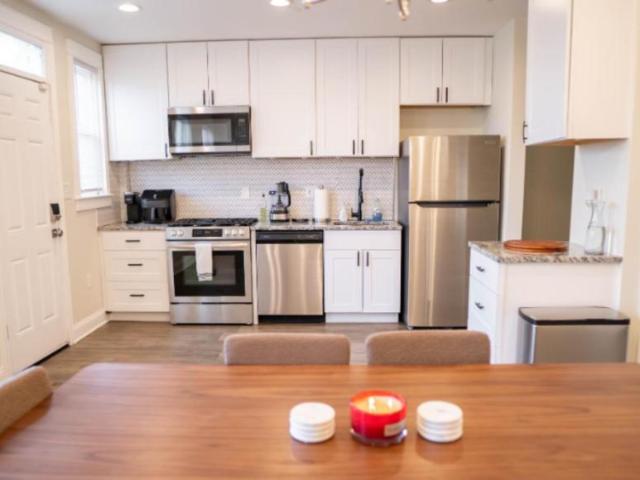 1 bedroom, Baltimore MD 21213 106115415