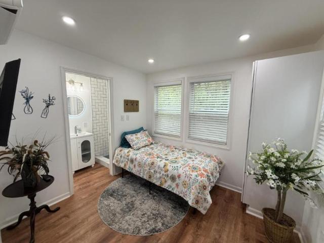 1 bedroom, Baltimore MD 21224 106216967