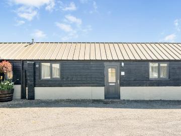 1 bedroom barn to rent