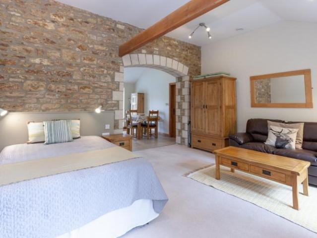 1 bedroom barn to rent