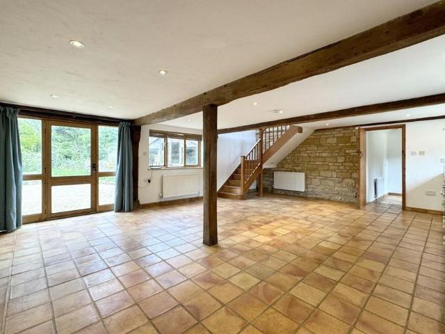 1 bedroom barn conversion to rent