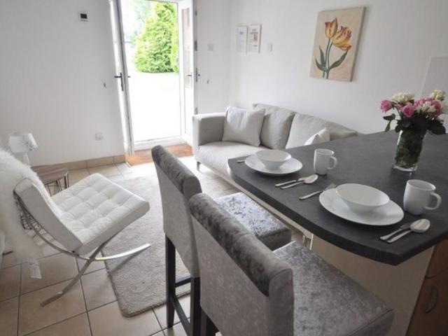1 bedroom barn conversion to rent