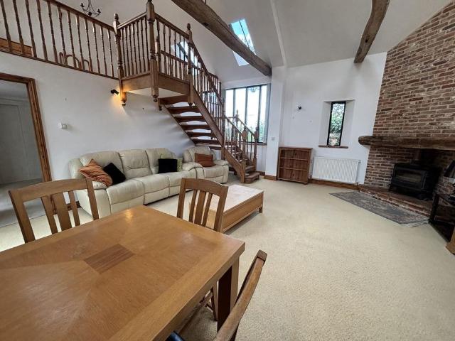 1 bedroom barn conversion to rent