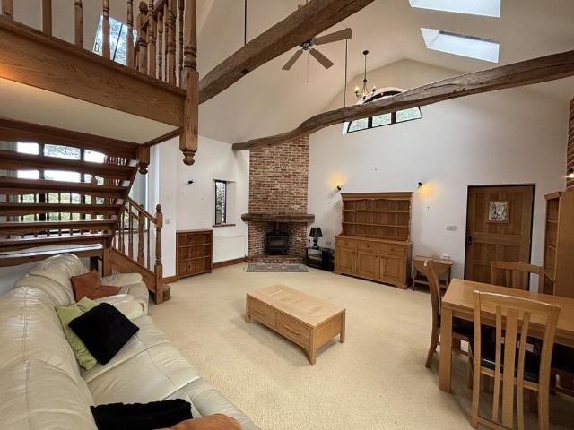 1 bedroom barn conversion to rent