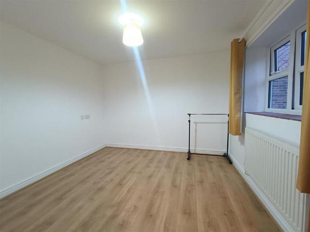 1 bedroom barn conversion to rent