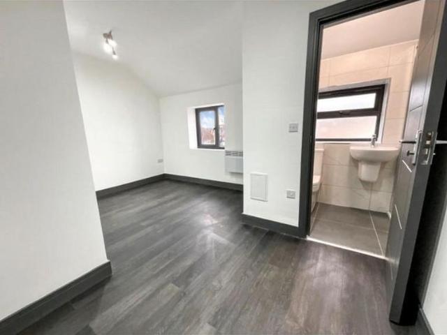1 bedroom barn conversion to rent