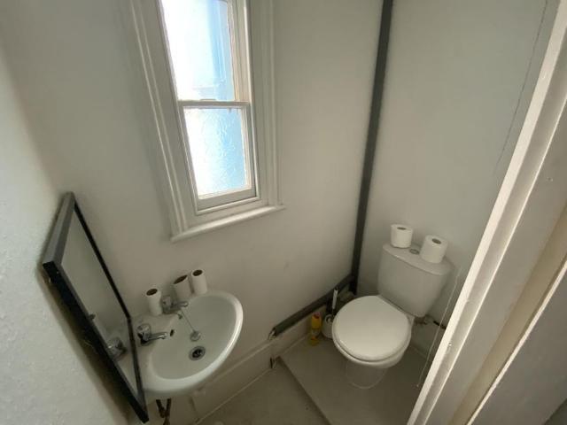 1 bedroom bedsit to rent