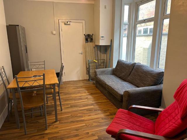1 bedroom bedsit to rent
