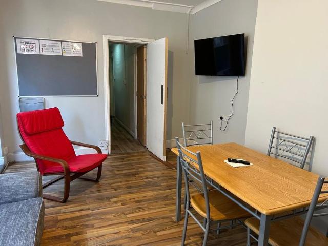 1 bedroom bedsit to rent