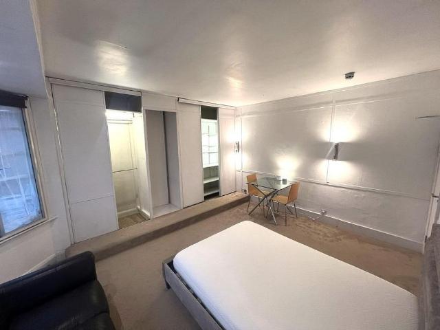 1 bedroom bedsit to rent