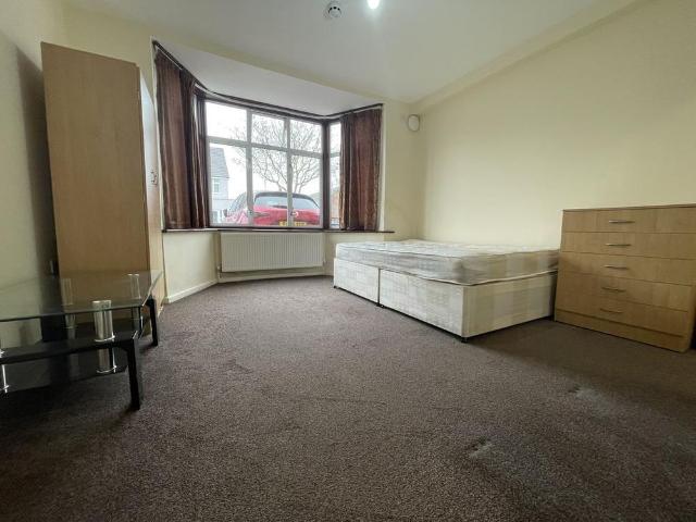 1 bedroom bedsit to rent