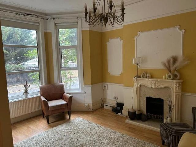 1 bedroom bedsit to rent