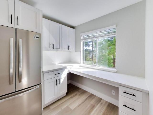 1 bedroom, Belmont CA 94002 105836951