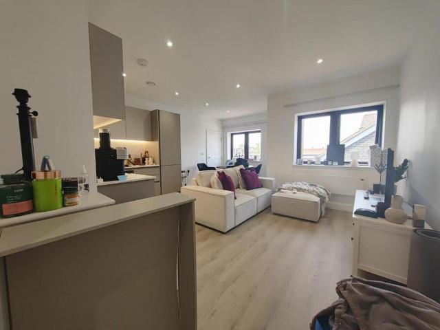 1 bedroom block of apartments to rent