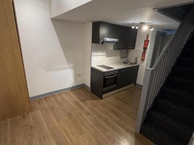 1 bedroom block of apartments to rent