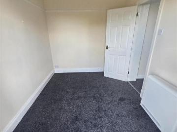 1 bedroom block of apartments to rent
