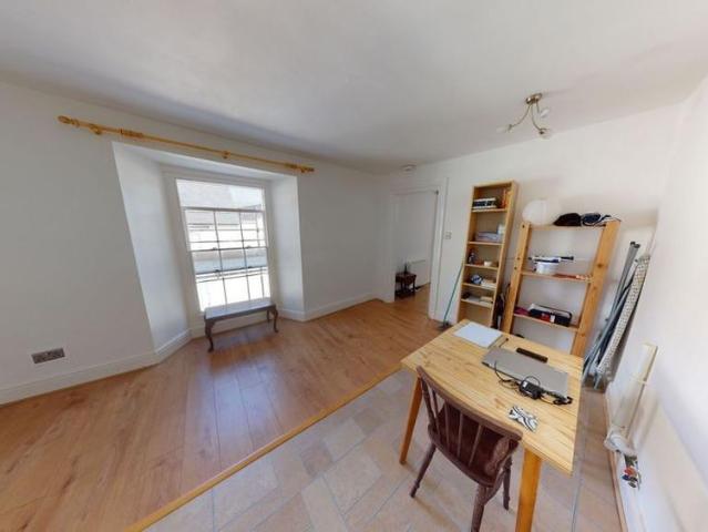 1 bedroom block of apartments to rent