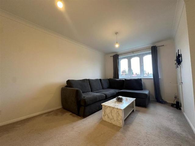 1 bedroom block of apartments to rent