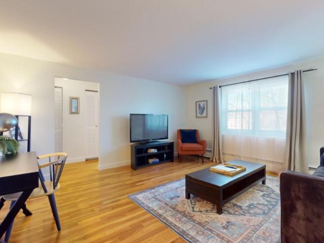 1 bedroom, Brookline MA 02445 98273209