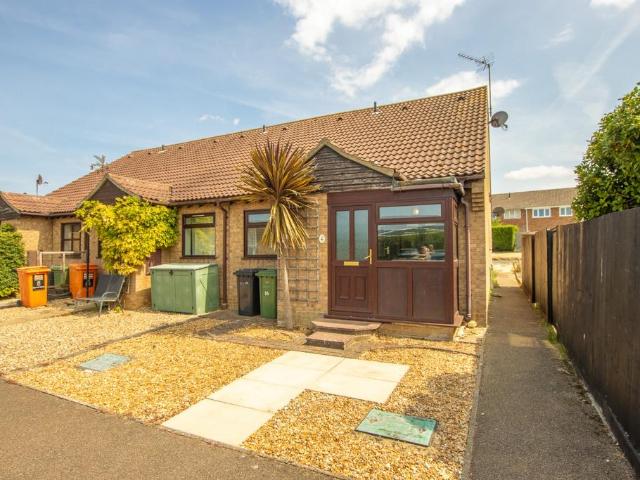 1 bedroom bungalow for sale