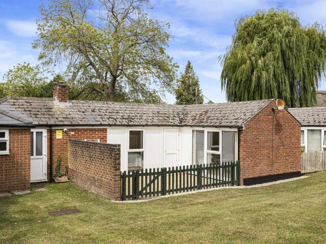 1 bedroom bungalow for sale