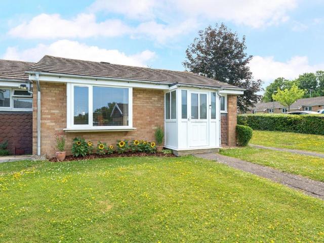 1 bedroom bungalow for sale