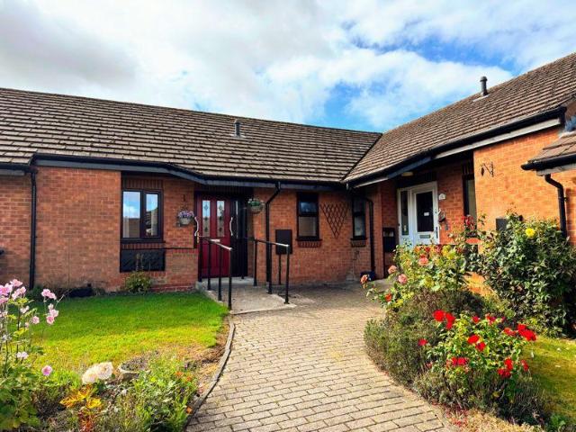 1 bedroom bungalow for sale