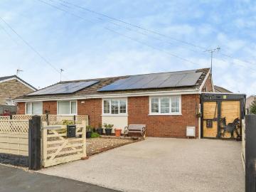 1 bedroom bungalow for sale