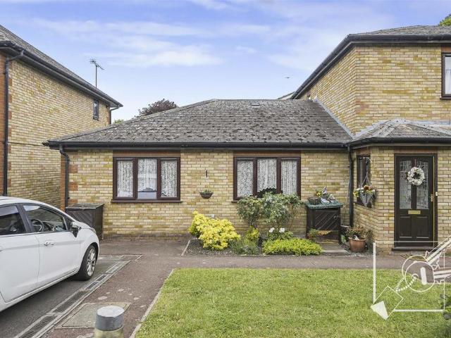 1 bedroom bungalow for sale