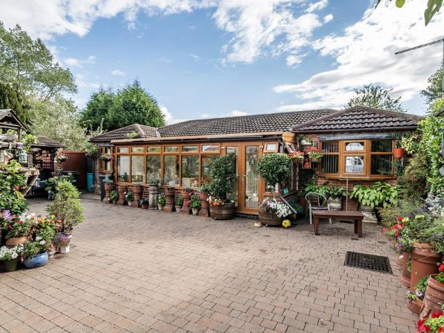 1 bedroom bungalow for sale