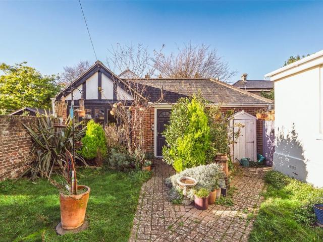 1 bedroom bungalow for sale