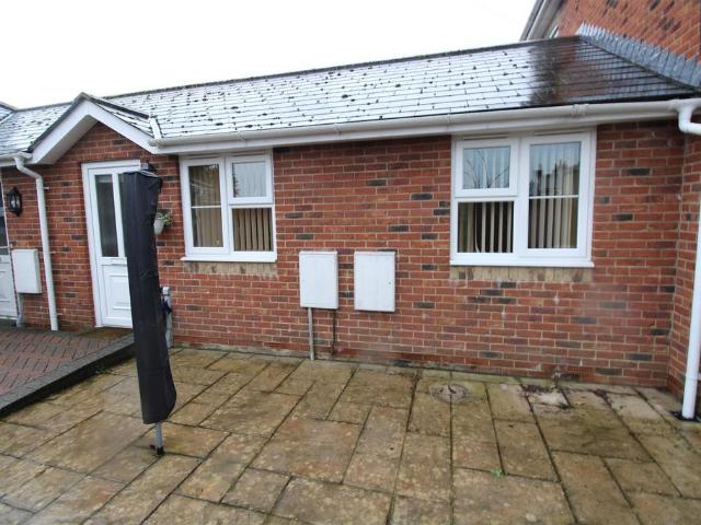 1 bedroom bungalow for sale